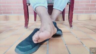I remove my stinky shoes (2) [2026]