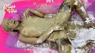 Foam and Chocolate Mousse! Retro Stockings and Masturbation!