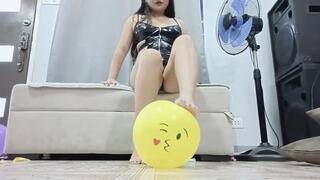 Sexy Freya Stomps To Pop All Your Yellow Balloons In Fishnets