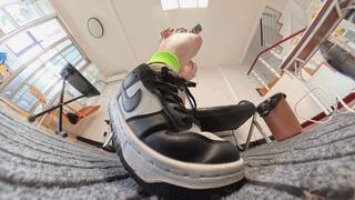 4K NIKE shoes and socks trample on you