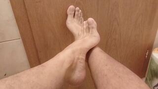 Dirty Feet Play: Socks Off & Toe Teasing Close-Up