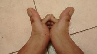 Toe & Sole Close-Up: Tapping & Foot Play Action