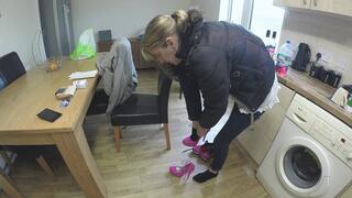 Chelsea's Pink Platform Heels (4K)
