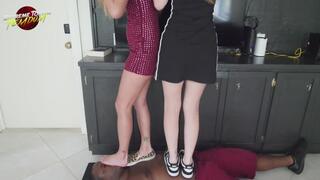 Kody and London Evans: Getting Our Feet Nice n Sweaty by Walking All Over You - Dynamic