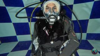 HEAVY RUBBER WETSUIT CLIMAX - FULL FACE MASK MASTURBATION