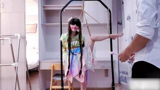 ADM89-Beautiful bare feet hanging up and Asian girls
