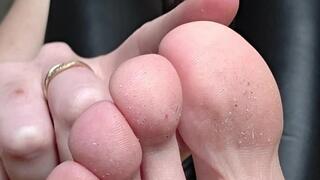 SOFT nettoie mes pieds sales