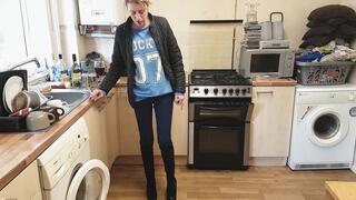Chelsea's Black Patent High Heels (4K)