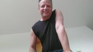 I shrink, crush and eat the boyfriend of my stepson
