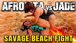 AFRODITA VS JADE – Savage Swimsuit Catfight on the Sand! Barefoot Scissors, Suplexes & Brutal Submission Holds