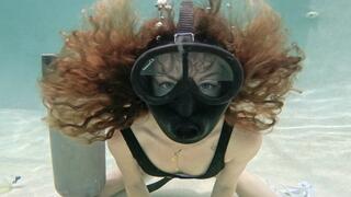 Underwater Giggle Swap with Nathalia