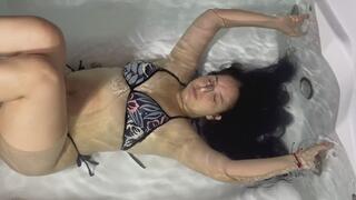 Breath control underwater and bubbles