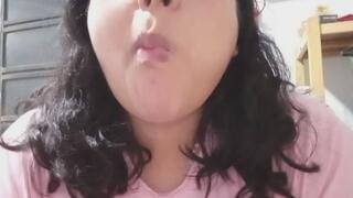 Me imagino comiendo tus salchichas.