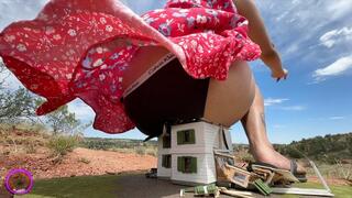 Giantess Cirilla - House Hunting SFW