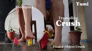 With its small feet it crushes, tramples and crushes (4)