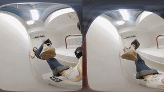 3DVR180 LELE dirty sports shoes trample on the human-shaped carpet N times