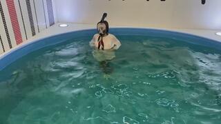 Fell in the pool with Mask! Undress and Masturbation!