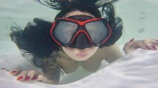 Breathplay underwater with snorkel goggles