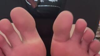 5 Minute Verbal Humiliation While Staring At My Pink Soles