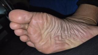 Late Night Sole Close-Ups | Dry Soles & Toe Flexing