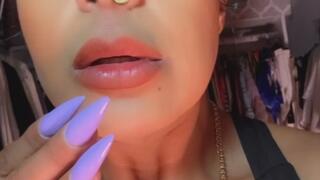 Giantess & Alien Invader: Trapped into Showing My Dirty Feet