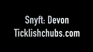 Snyft: Devon's Feet Worshiped While He Moans in the Back Seat (1080p HD)
