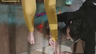 Tickling Feet Dafne in the floor 1
