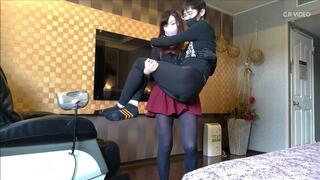 CR090_PART1_Strong girl lift me up,shoulder riding(MOV)