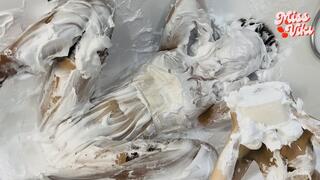 Shaving Foam Monster! Dunk and Sit! Even in My Mouth!