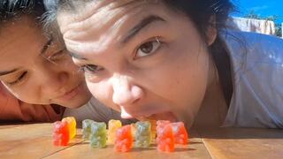 Oh no!! These little men will be devoured!! - Vore