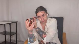 Miss FFW applys make up ready for making clips