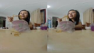 3DVR180smell the giantess feet while she eat