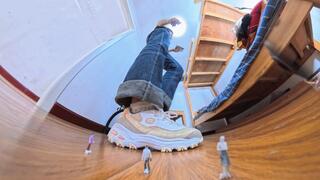 Lele destroys a group of dwarfs hiding in her bedroom GIANTESS