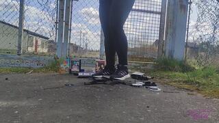 Sneaker-Girl Darleen - Some Old Video Tapes Crush