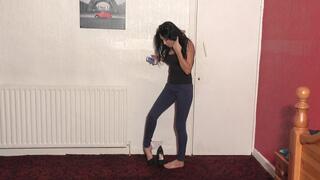 Katie's Suede Platform Shoes (4K)