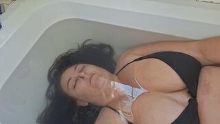 Extreme Underwater Breath Hold Challenge: Bath & Pool