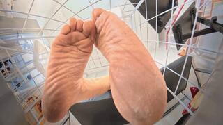 Anna's stinky feet humiliated Jamie in the VR360 cage