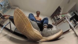 YONGHENG the giant man with black socks tramples on you VR360