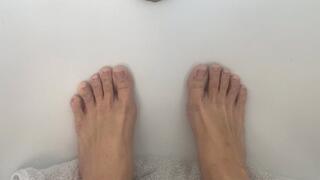 wrinkly toes in bath