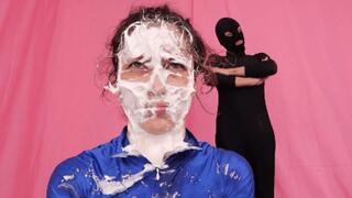 Cake catastrophe: Stella’s worst day ever