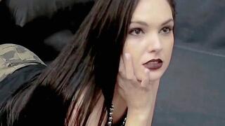 Smoking Sexy BlackLips 100s Model Paula Video 091 (1920X1080p)