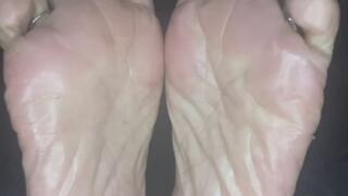 Cinnamon Spicyy Smelly Feet