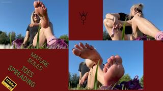 Sunbathing in the park becomes a delicious provocation when it’s EmpressBellaSadic
