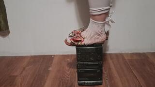 hard mini hifi crushing in cute flipflop
