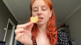 Chewing cracker!