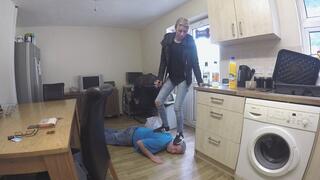 Chelsea Smoking Sneaker Trampling (4K)