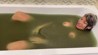 Naked in Jolly Bath! Hair in Jolly!
