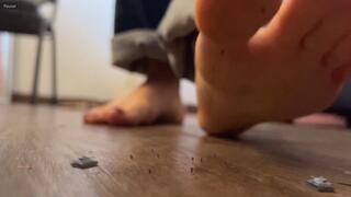 THE GIANTESS VS TINY ARMY 3