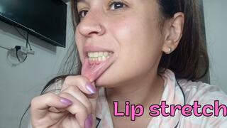 Lips stretching