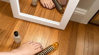 Lubing up a DoubleSided Dildo w my long toes!